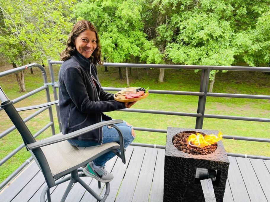 הוילה Bastrop Tiny Disc Golf Retreat מראה חיצוני תמונה