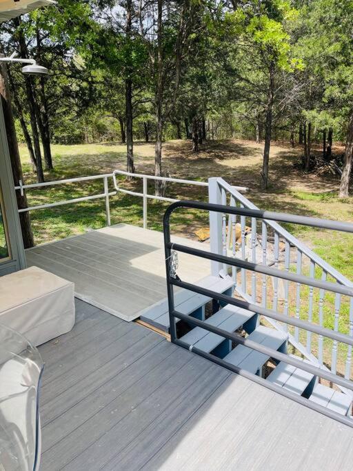 הוילה Bastrop Tiny Disc Golf Retreat מראה חיצוני תמונה